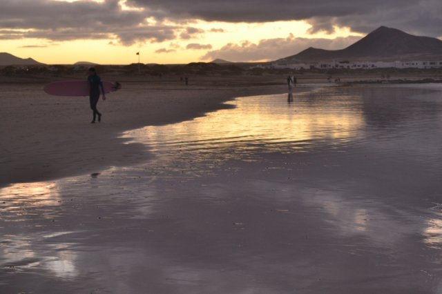349_surfisti a lanzarote_tema libero
